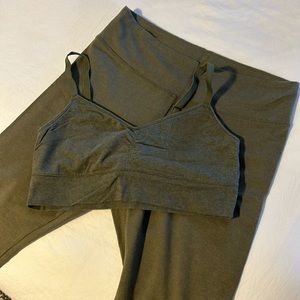 Aerie chill play move leggings and bralette set moss green sz L.